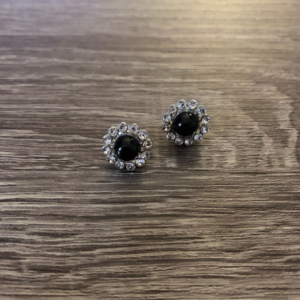Black flower stud earrings